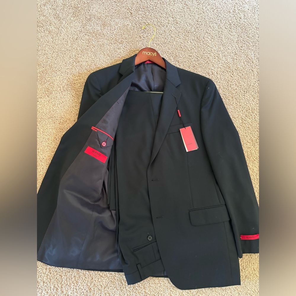 Brand New Men’s Tuxedo Suit 40R Navy Blue Alfani